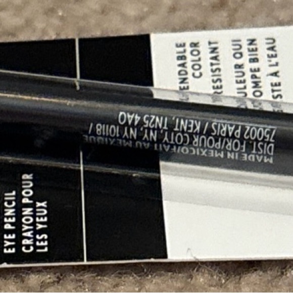 COVERGIRL Perfect Blend By Perfect Point Plus Eye Pencil #100 Basic Black new - Picture 12 of 13